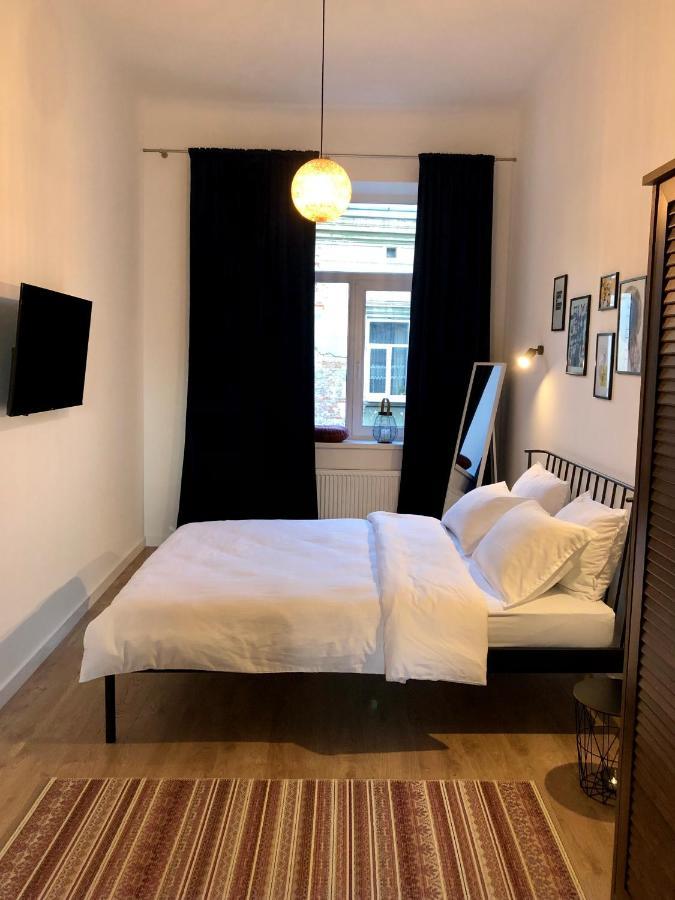 Park Apartment In The Heart Of The City Lviv Luaran gambar